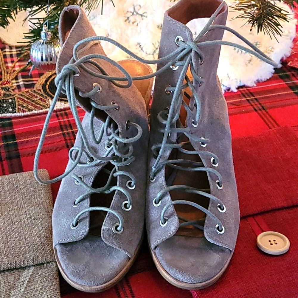 Jeffrey Campbell Suede Coralie Wedges in Taupe sz9